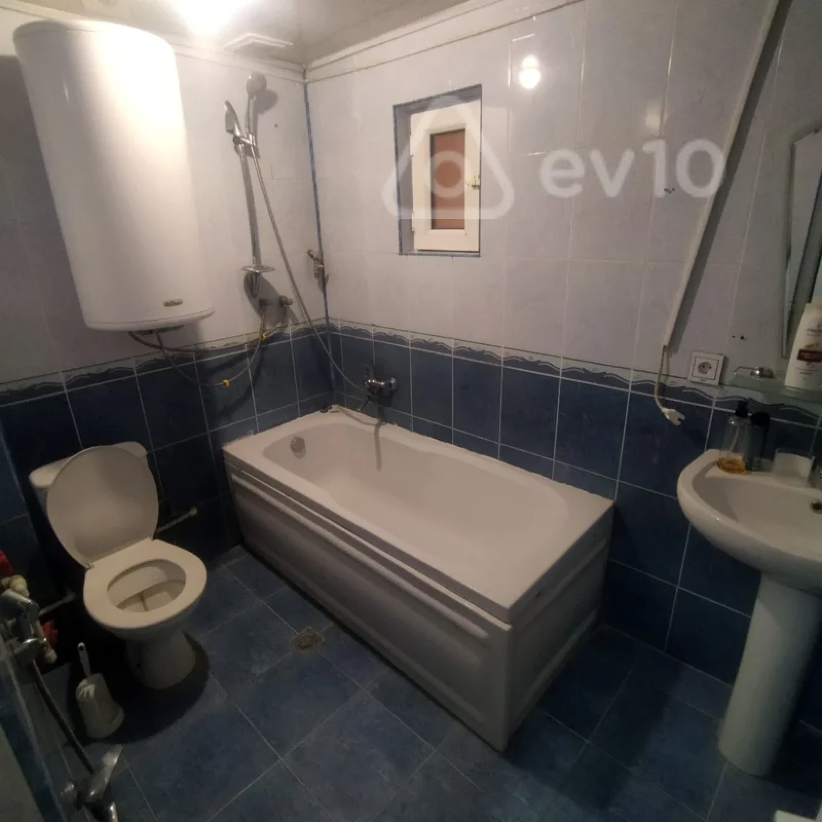 Kirayə verilir 2 otaqlı köhnə tikili 38 m²
