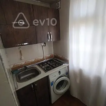 Kirayə verilir 2 otaqlı köhnə tikili 38 m²