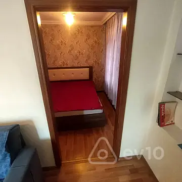 Kirayə verilir 2 otaqlı köhnə tikili 38 m²