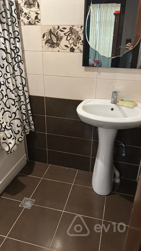 Kirayə verilir 2 otaqlı yeni tikili 90 m²