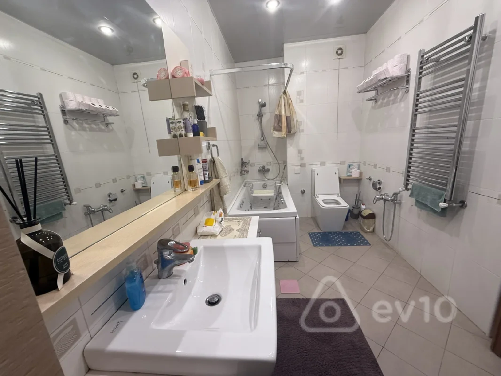 Kirayə verilir 4 otaqlı yeni tikili 200 m²