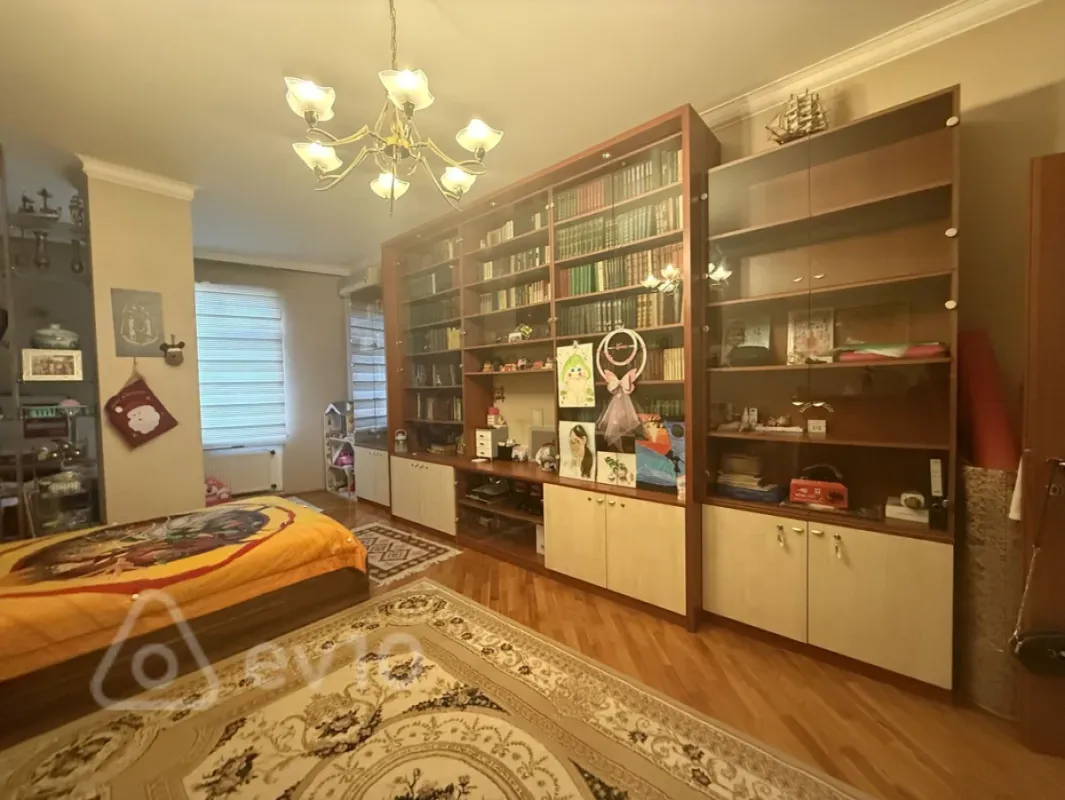 Kirayə verilir 4 otaqlı yeni tikili 200 m²