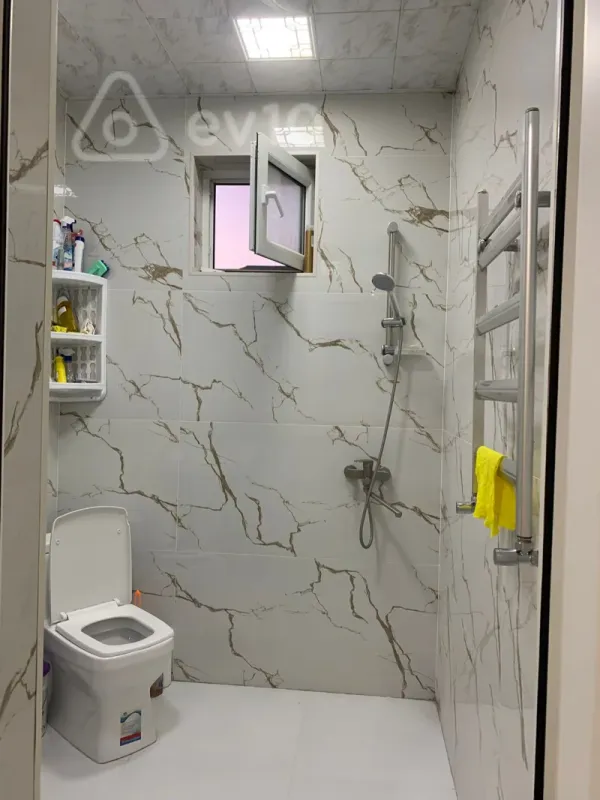 Satılır 5 otaqlı həyət evi 195 m²