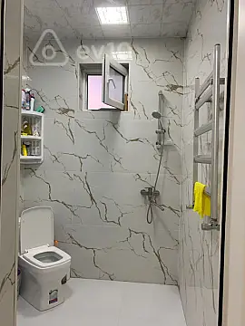 Satılır 5 otaqlı həyət evi 195 m²