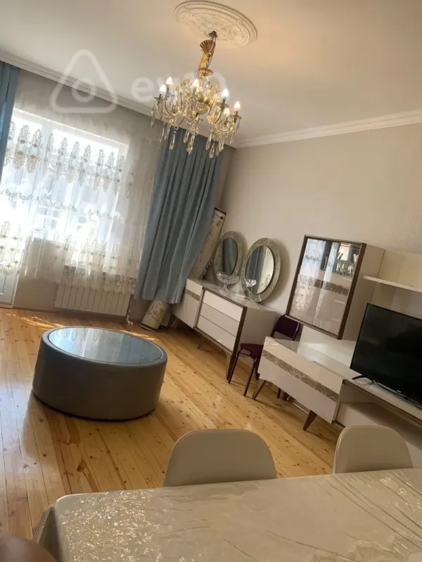 Satılır 5 otaqlı həyət evi 195 m²