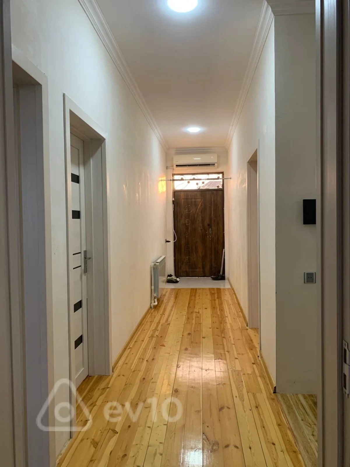 Satılır 5 otaqlı həyət evi 195 m²