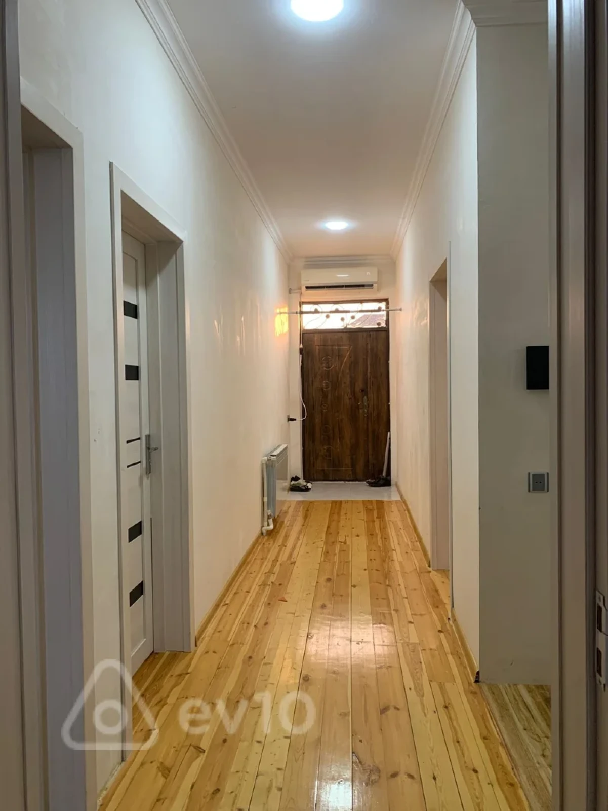 Satılır 5 otaqlı həyət evi 195 m²