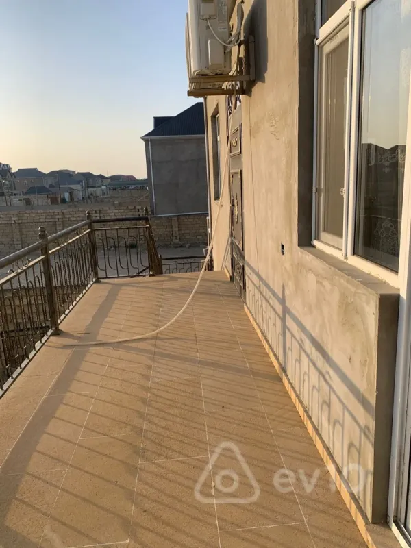 Satılır 5 otaqlı həyət evi 195 m²