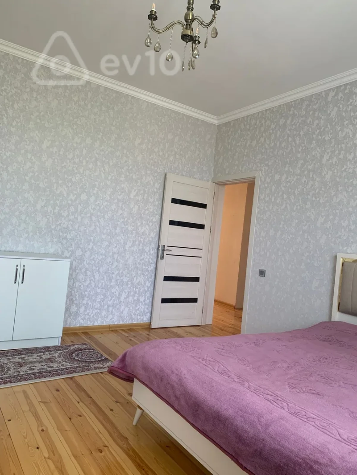 Satılır 5 otaqlı həyət evi 195 m²