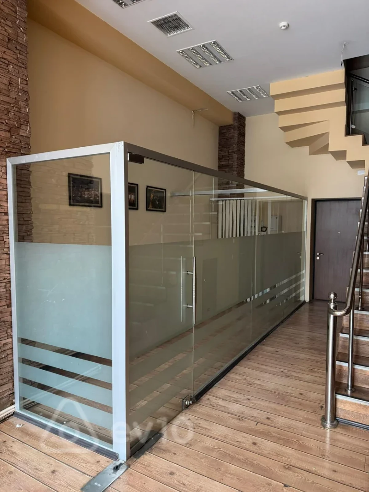 Kirayə verilir 6 otaqlı ofis 180 m²