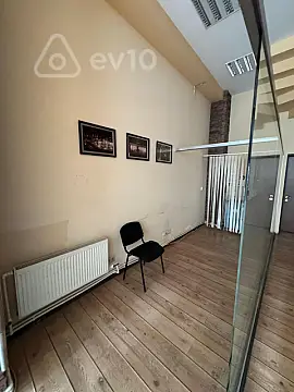 Kirayə verilir 6 otaqlı ofis 180 m²