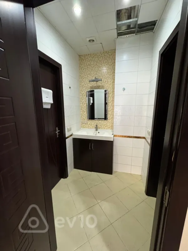 Kirayə verilir 6 otaqlı ofis 180 m²