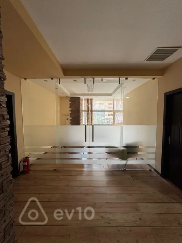 Kirayə verilir 6 otaqlı ofis 180 m²