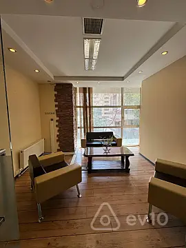 Kirayə verilir 6 otaqlı ofis 180 m²