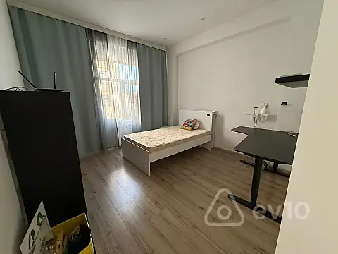 Kirayə verilir 4 otaqlı yeni tikili 170 m²
