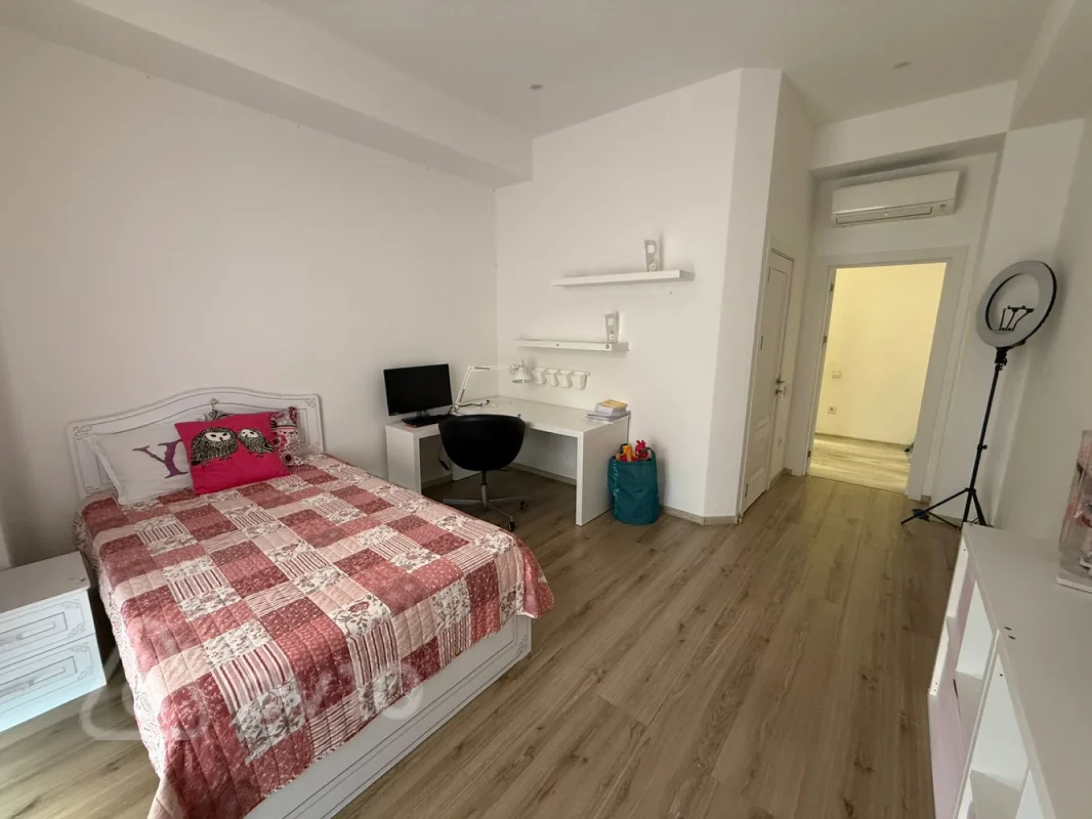 Kirayə verilir 4 otaqlı yeni tikili 170 m²