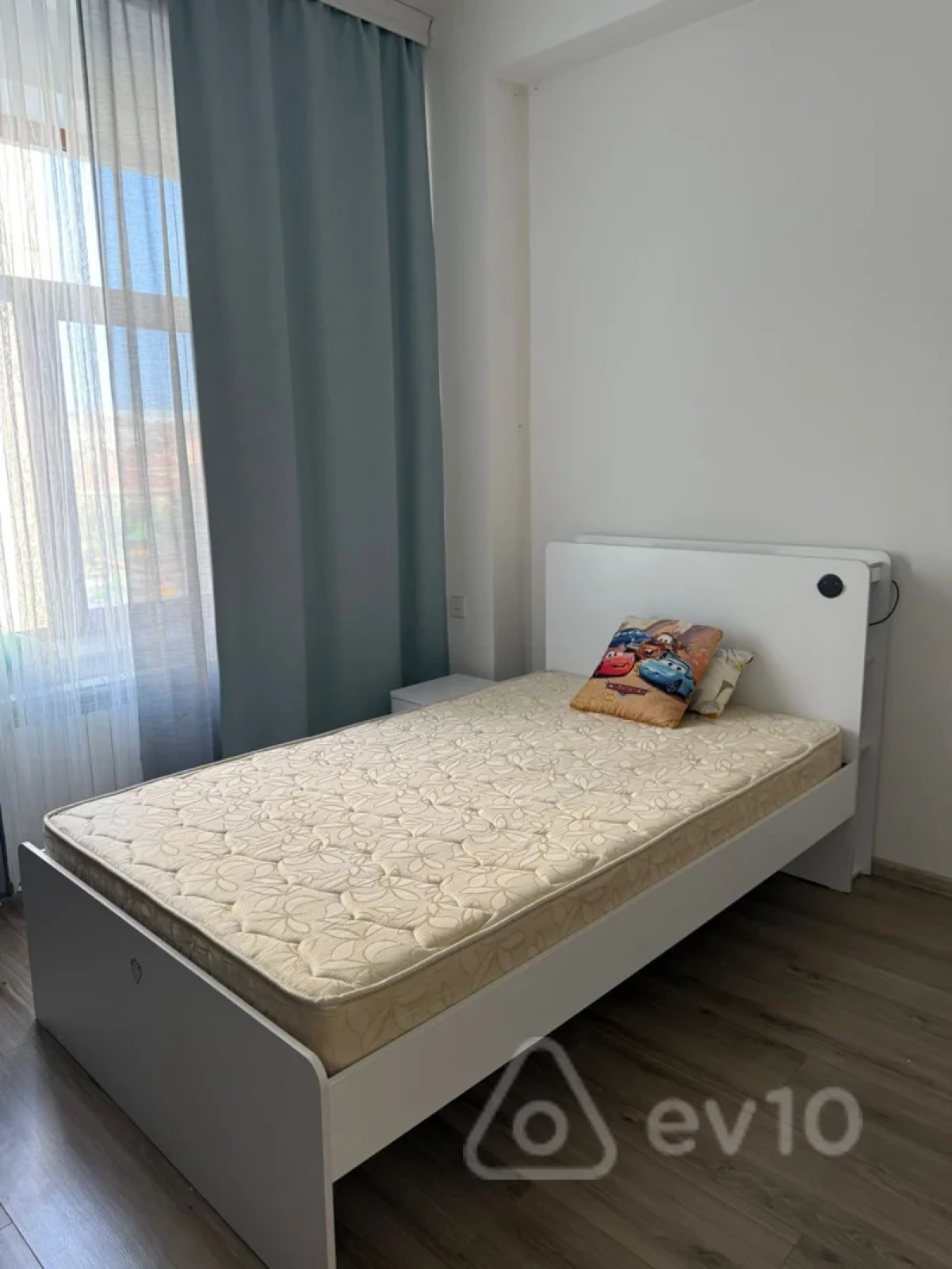 Kirayə verilir 4 otaqlı yeni tikili 170 m²