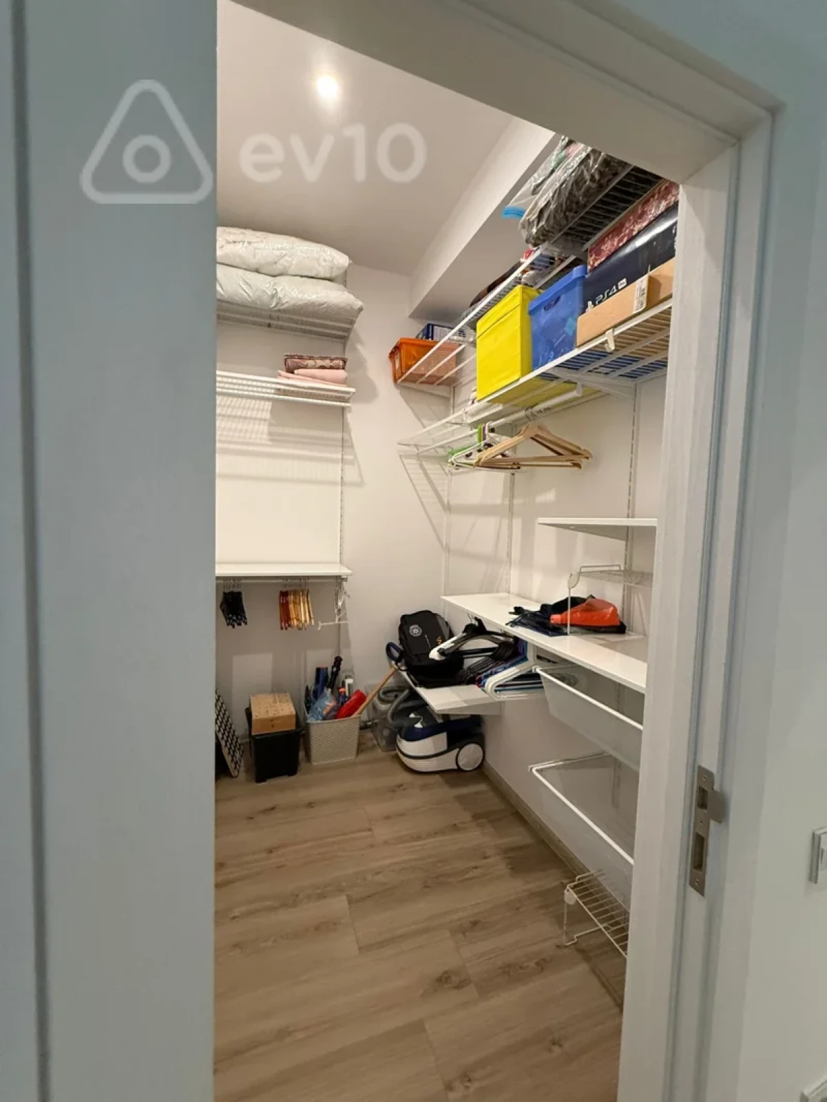 Kirayə verilir 4 otaqlı yeni tikili 170 m²