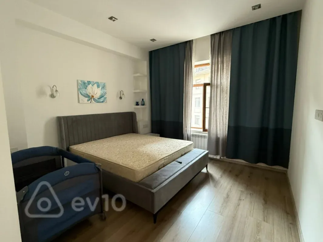 Kirayə verilir 4 otaqlı yeni tikili 170 m²