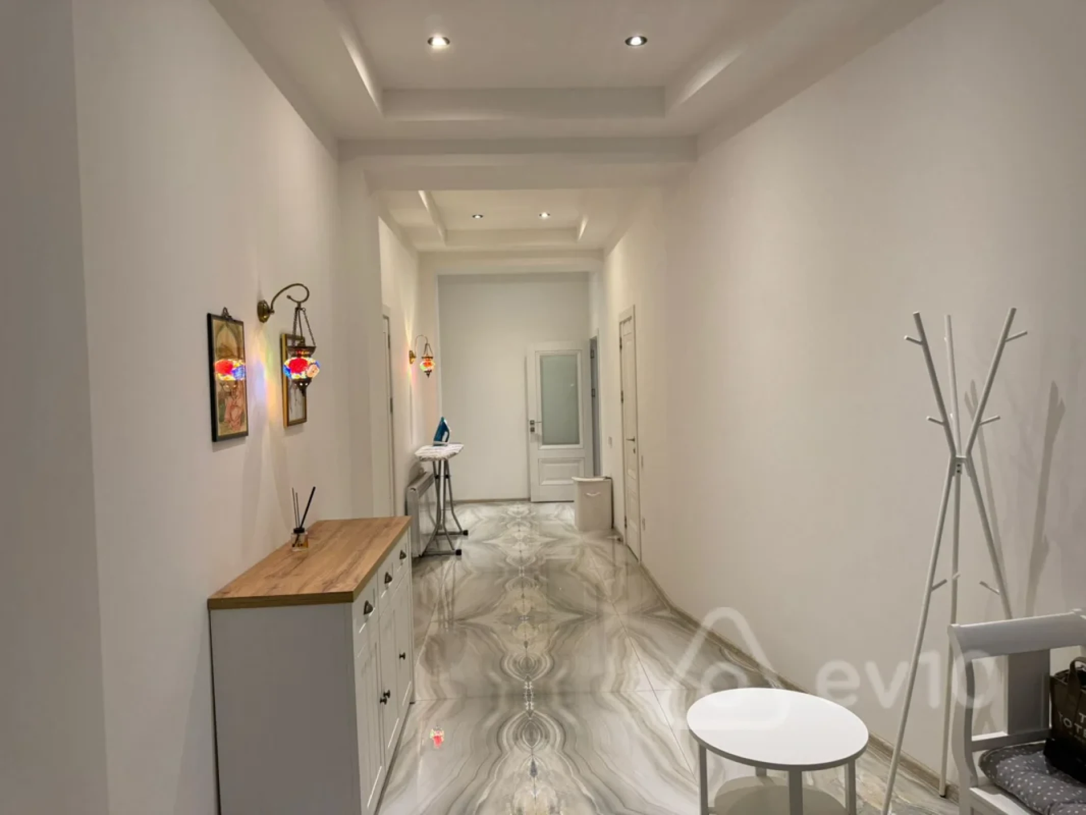 Kirayə verilir 4 otaqlı yeni tikili 170 m²