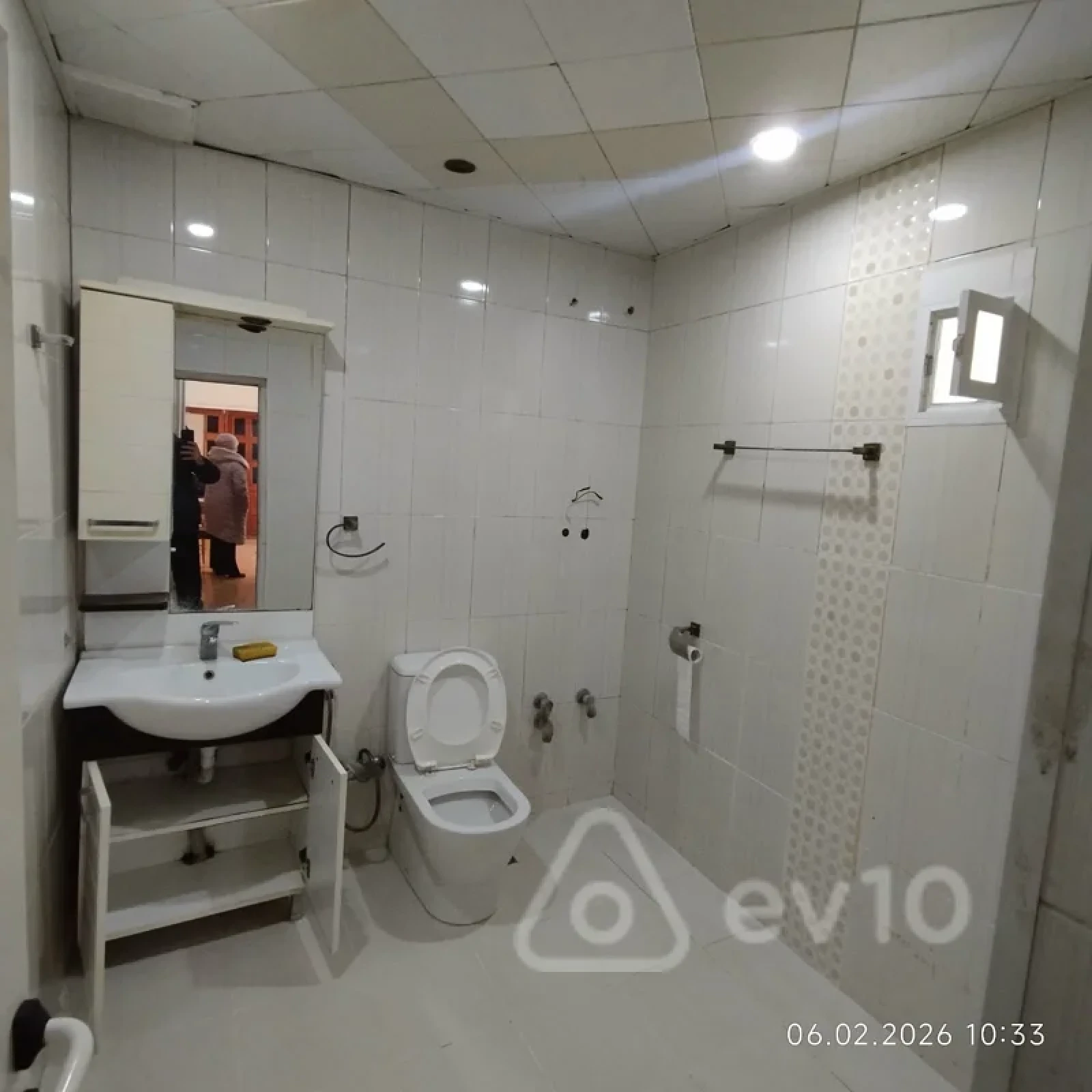 Kirayə verilir 2 otaqlı köhnə tikili 65 m²