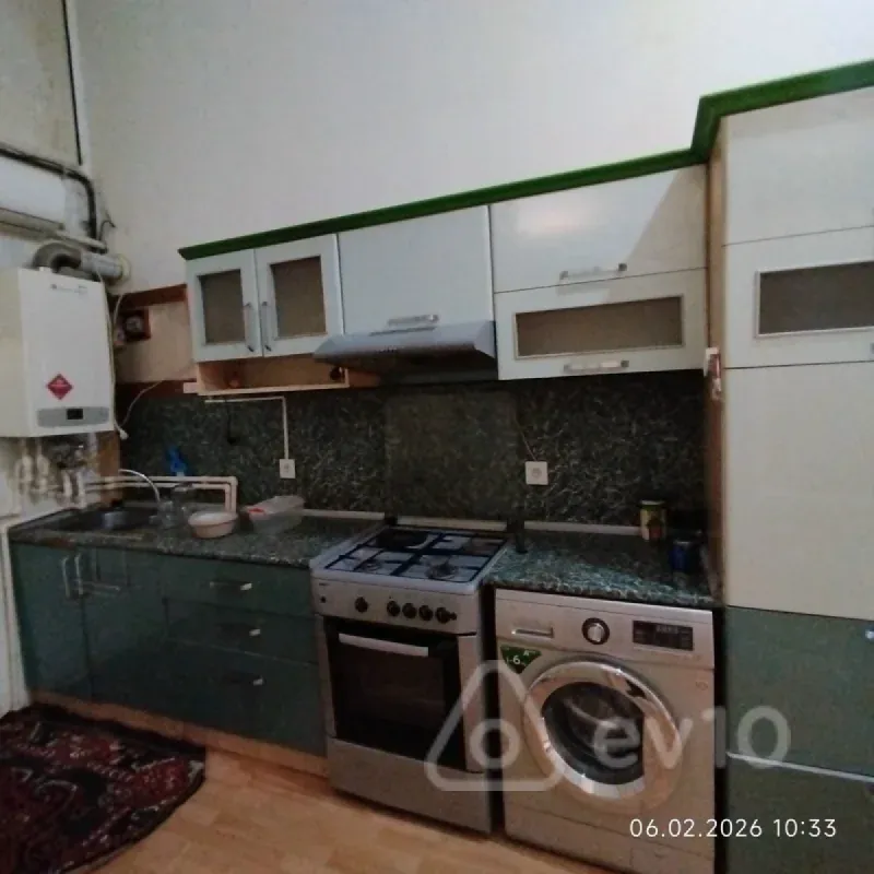 Kirayə verilir 2 otaqlı köhnə tikili 65 m²