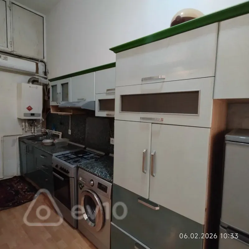 Kirayə verilir 2 otaqlı köhnə tikili 65 m²
