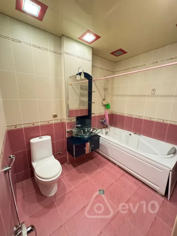 Satılır 3 otaqlı yeni tikili 150 m²