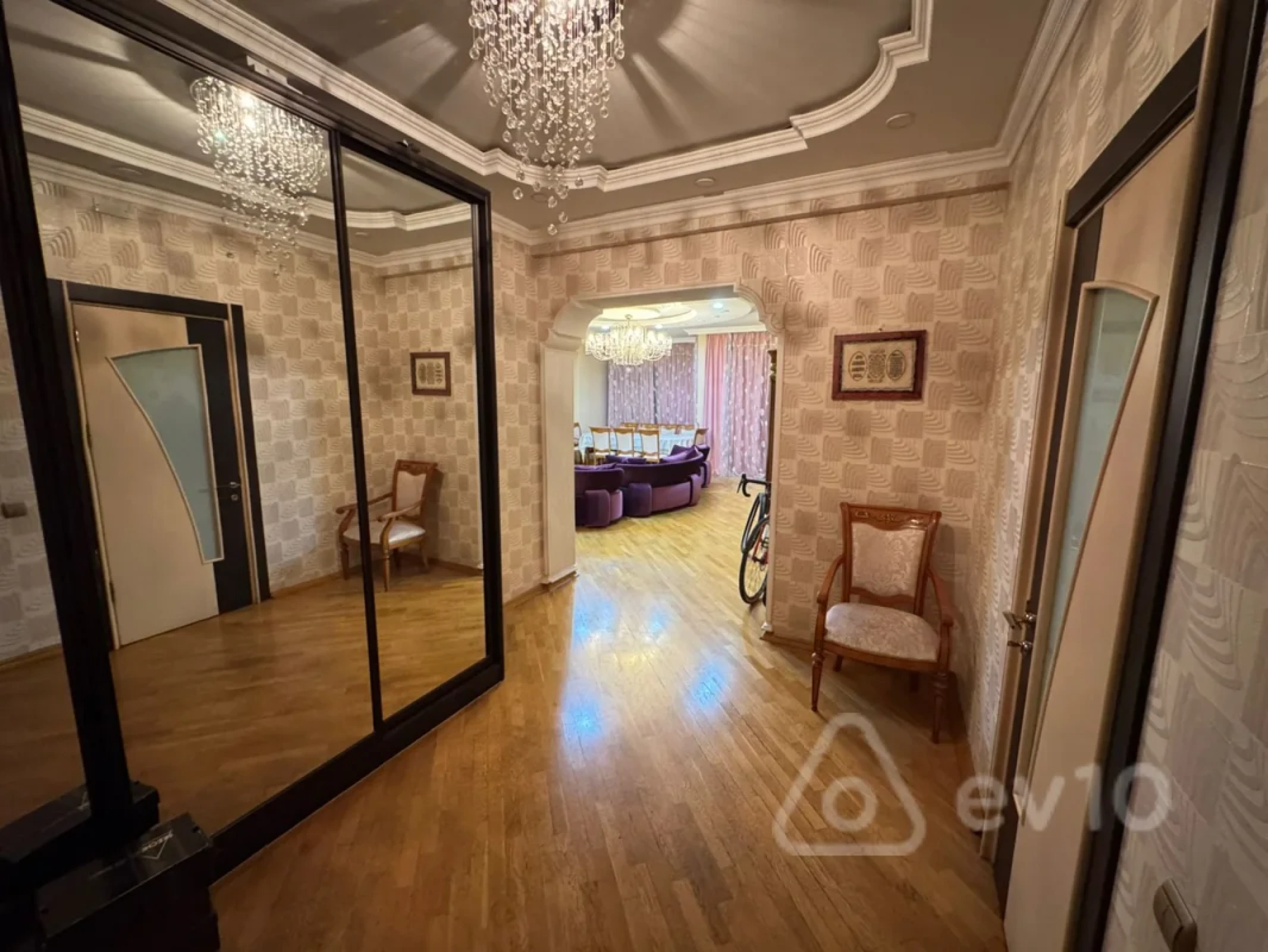 Satılır 3 otaqlı yeni tikili 150 m²