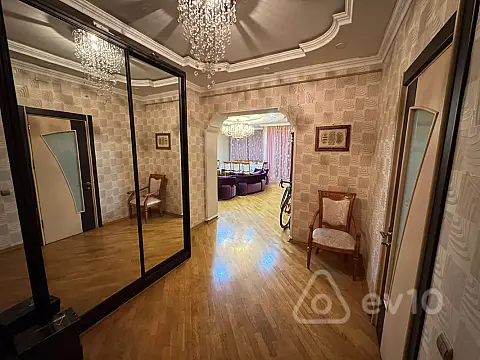 Satılır 3 otaqlı yeni tikili 150 m²