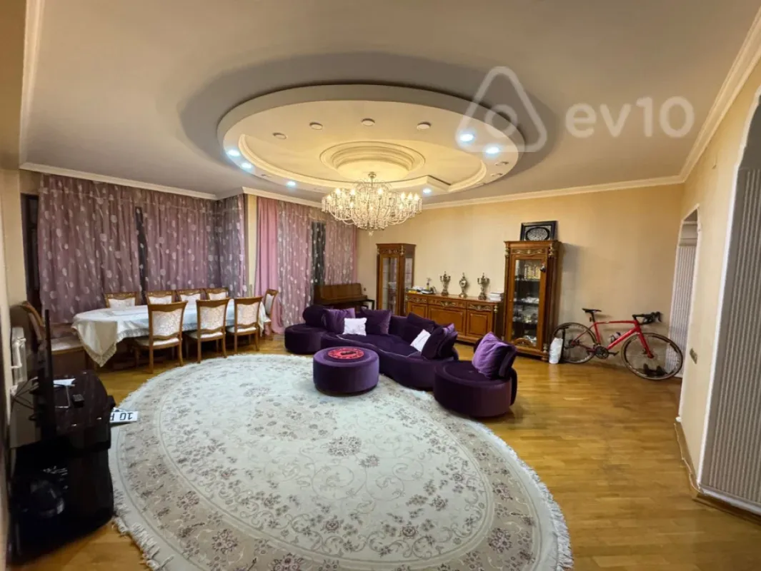 Satılır 3 otaqlı yeni tikili 150 m²