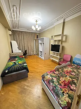 Satılır 3 otaqlı yeni tikili 150 m²