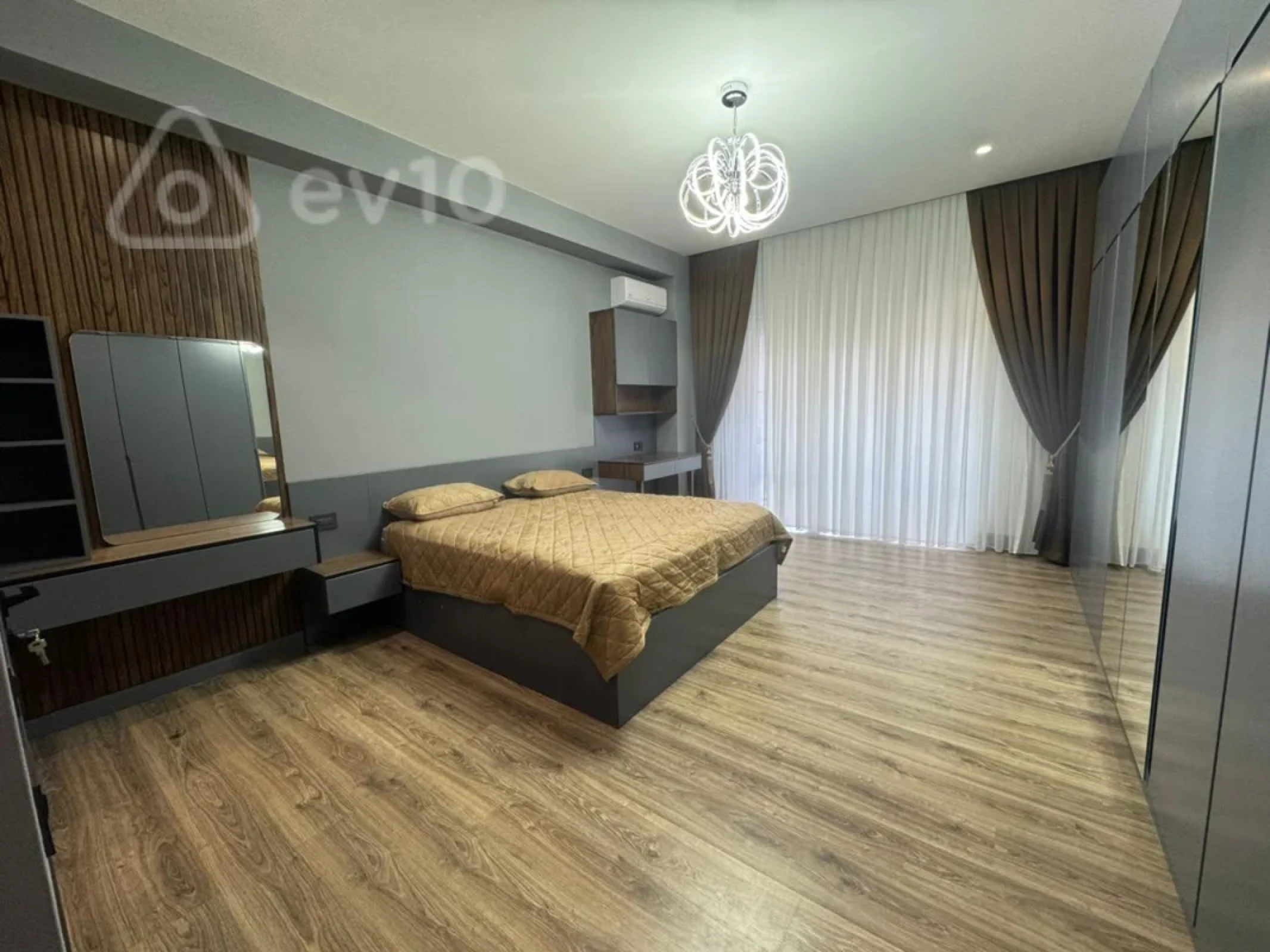 Kirayə verilir 3 otaqlı yeni tikili 150 m²