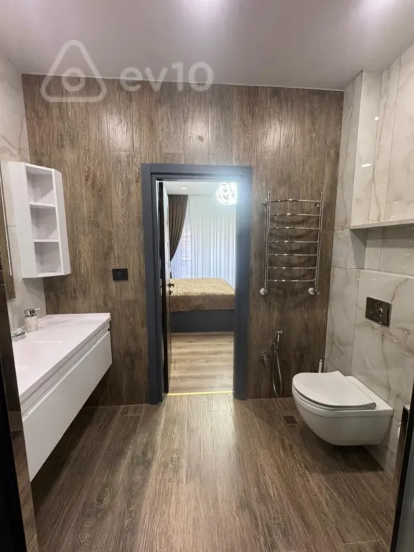 Kirayə verilir 3 otaqlı yeni tikili 150 m²