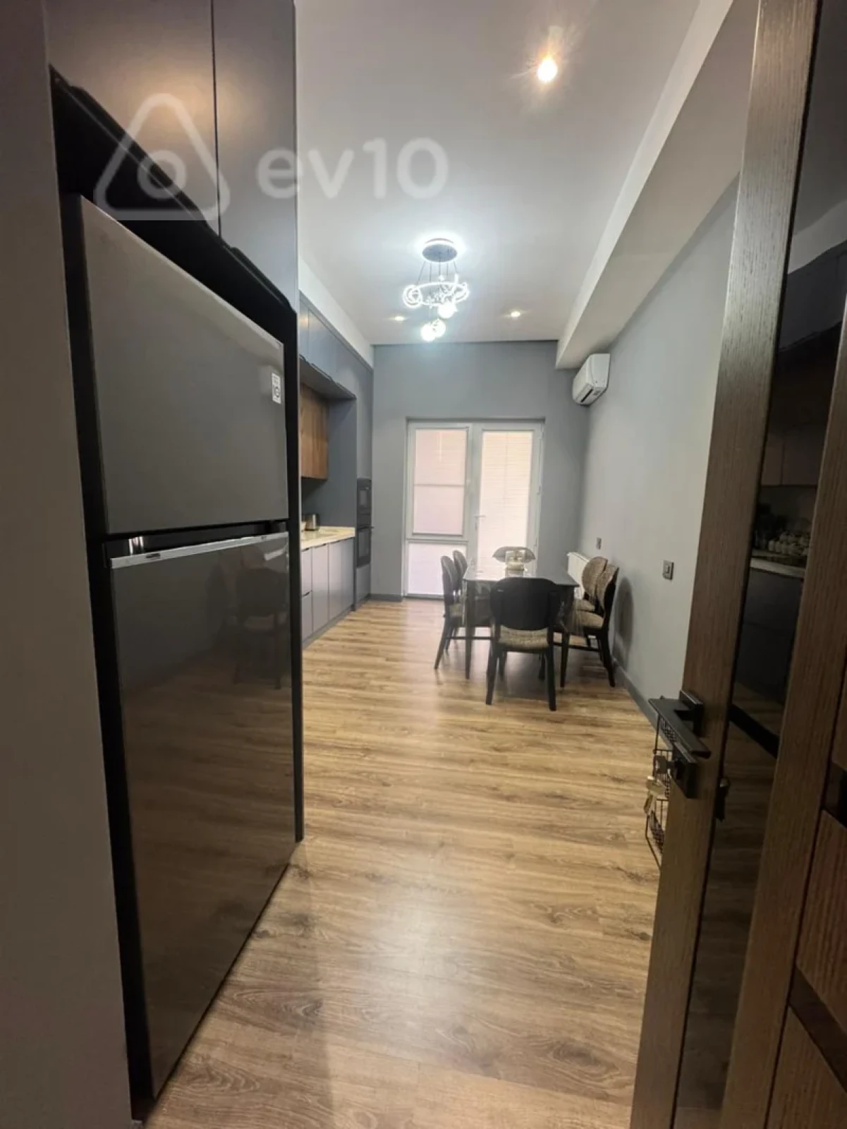 Kirayə verilir 3 otaqlı yeni tikili 150 m²
