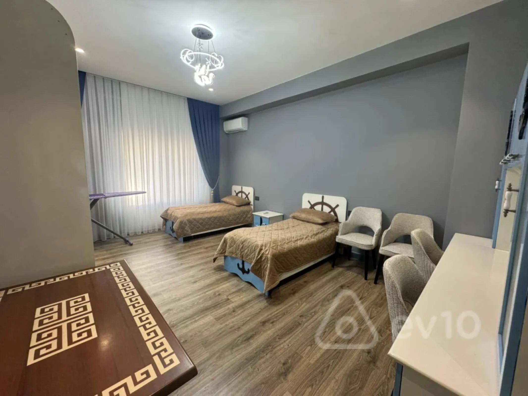 Kirayə verilir 3 otaqlı yeni tikili 150 m²