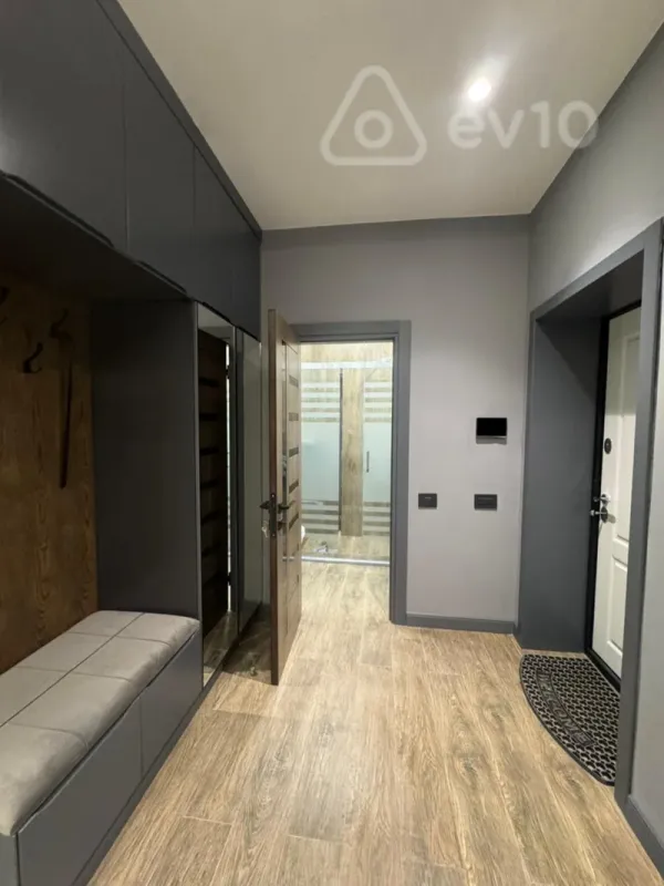 Kirayə verilir 3 otaqlı yeni tikili 150 m²