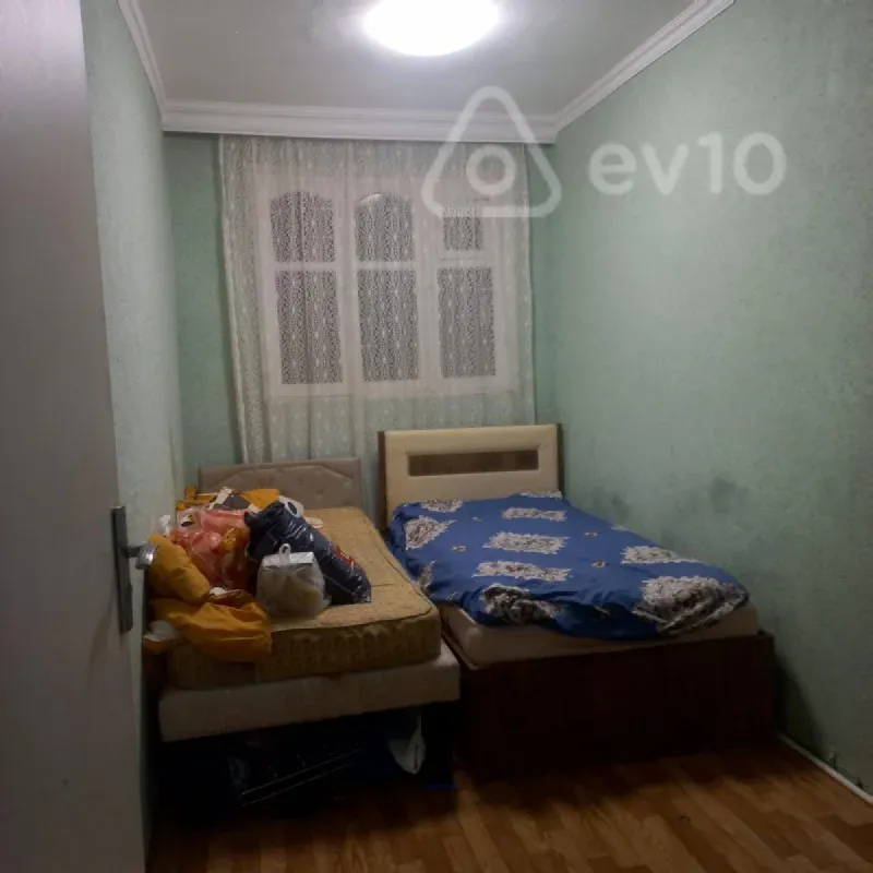 Kirayə verilir 3 otaqlı köhnə tikili 70 m²