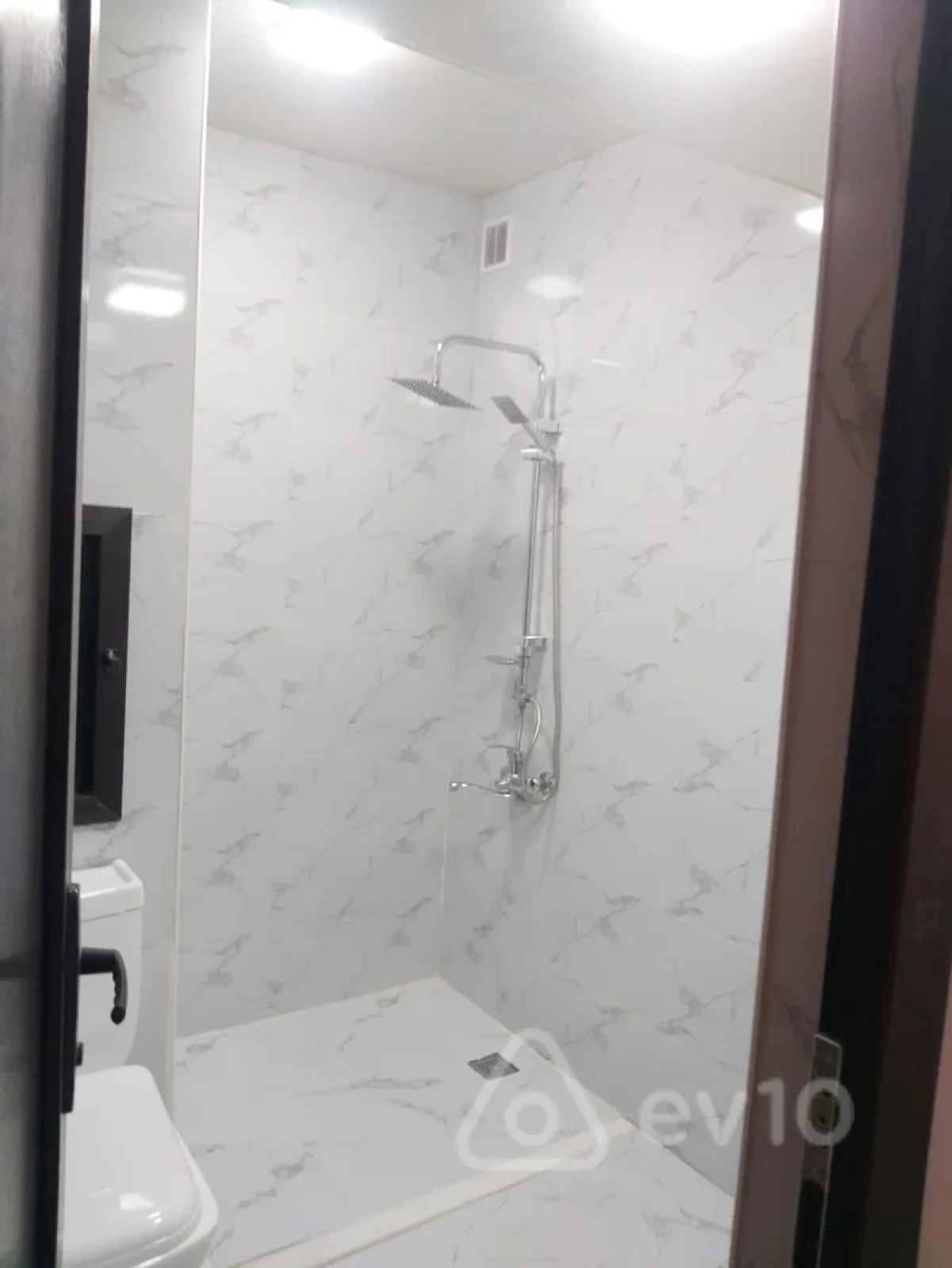 Satılır 1 otaqlı köhnə tikili 47 m²