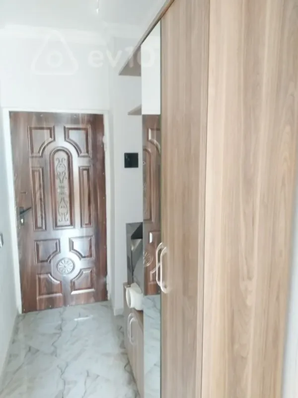 Satılır 1 otaqlı köhnə tikili 47 m²