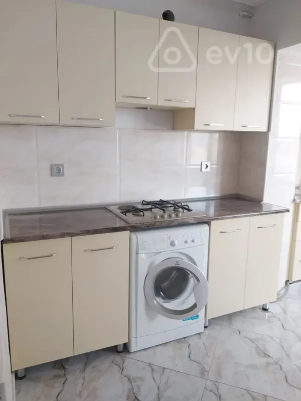 Satılır 1 otaqlı köhnə tikili 47 m²