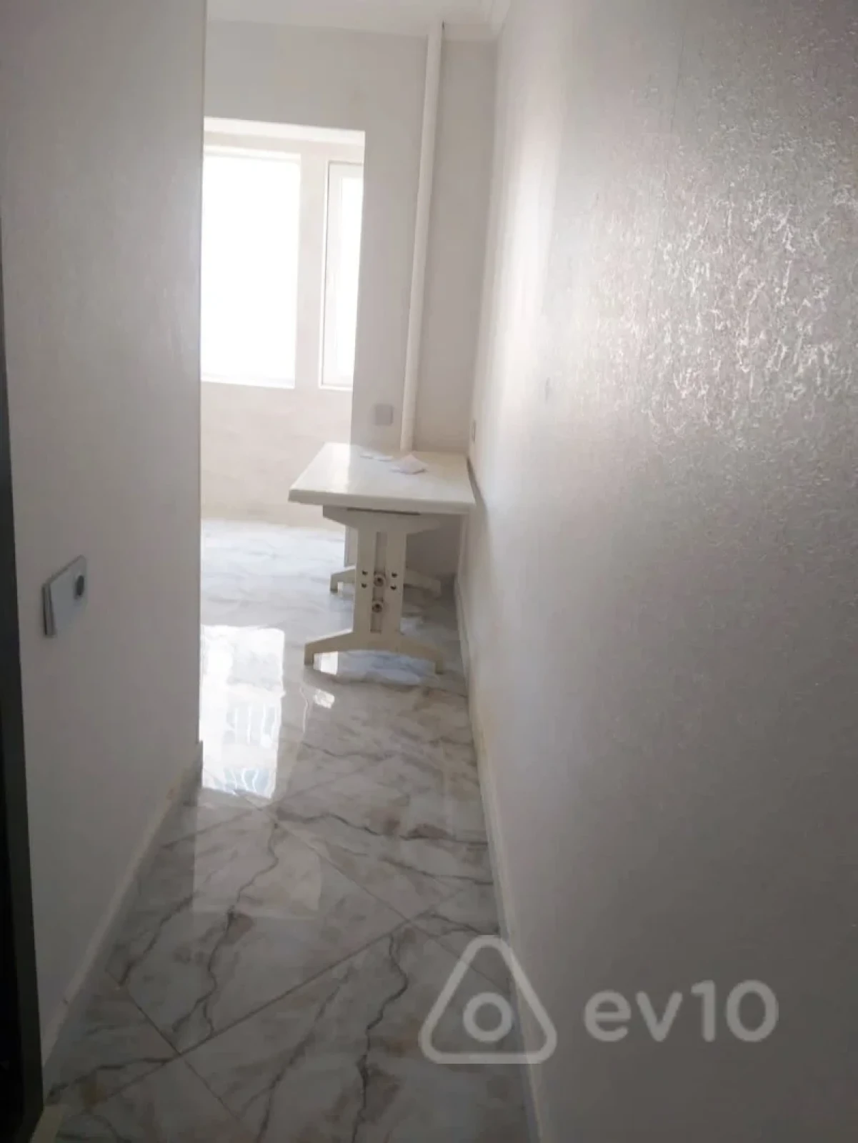 Satılır 1 otaqlı köhnə tikili 47 m²