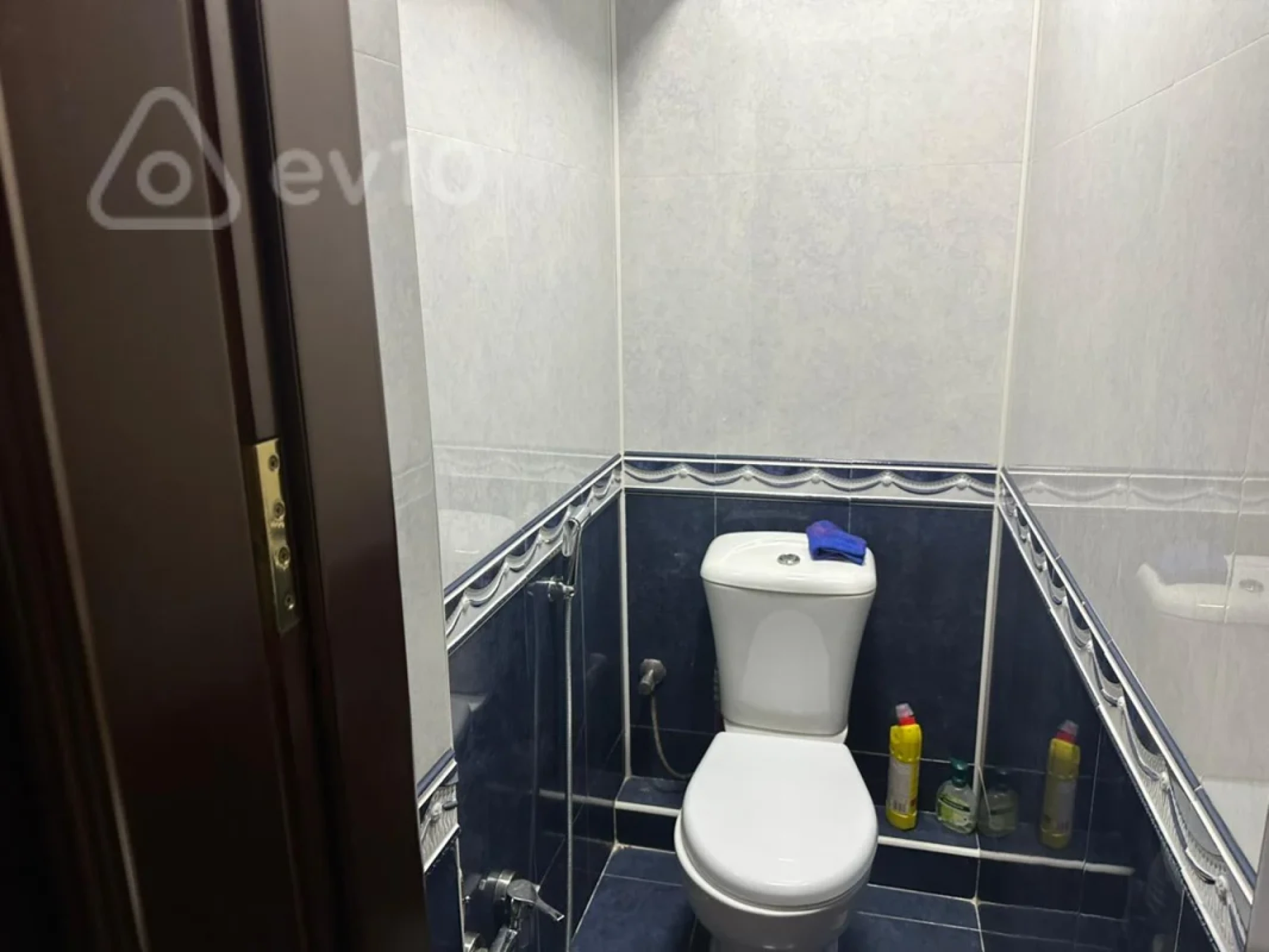 Kirayə verilir 4 otaqlı köhnə tikili 131 m²