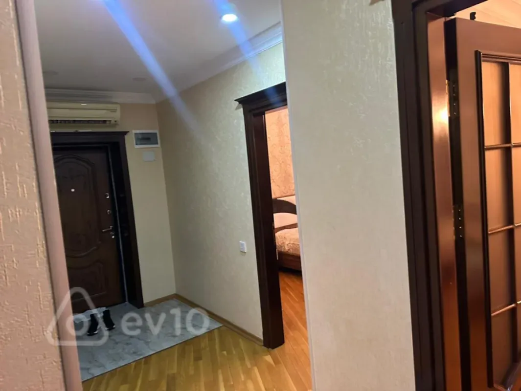 Kirayə verilir 4 otaqlı köhnə tikili 131 m²