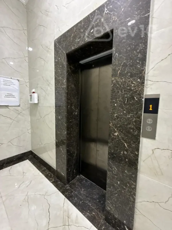 Kirayə verilir 2 otaqlı yeni tikili 70 m²