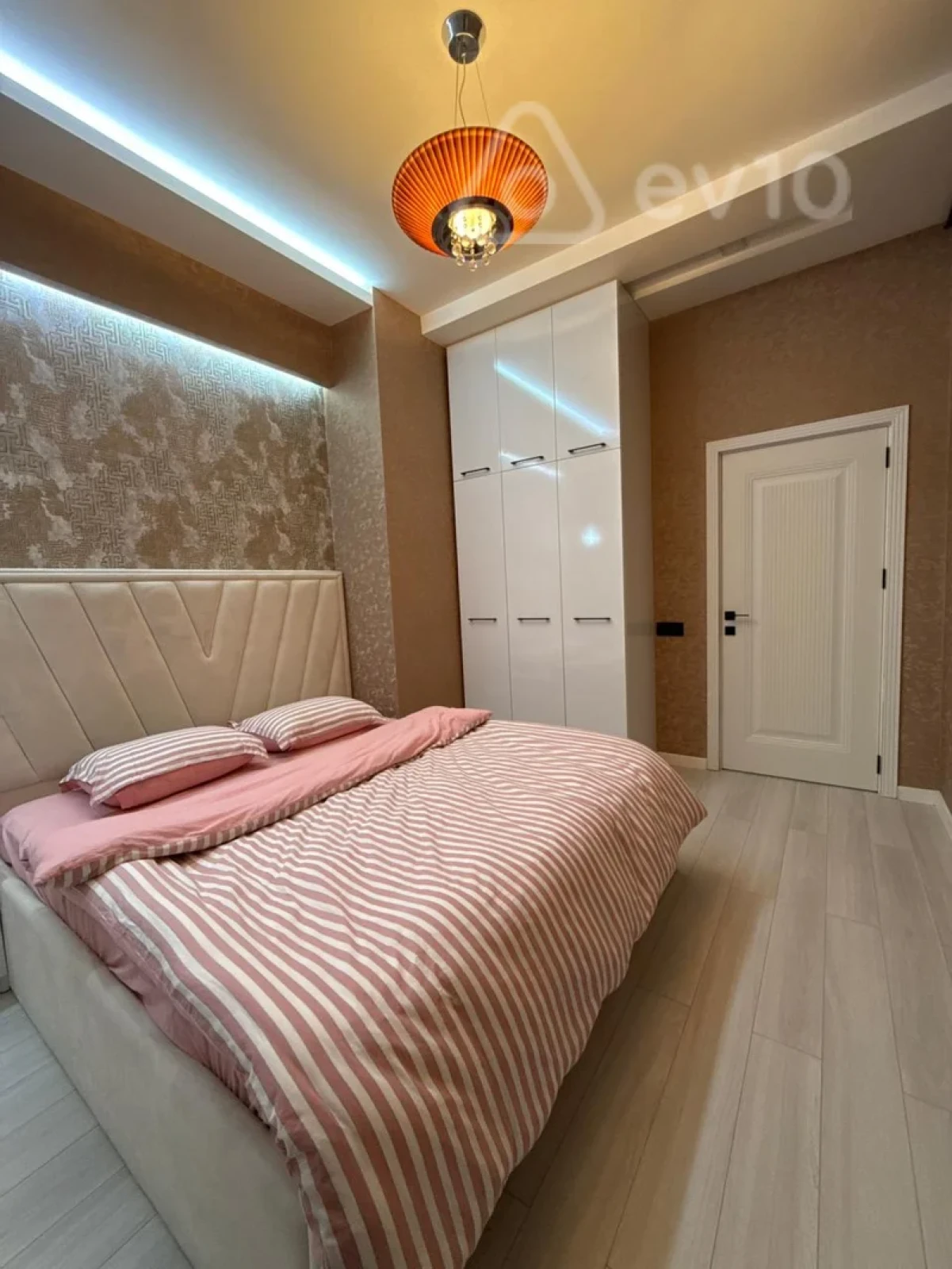 Kirayə verilir 2 otaqlı yeni tikili 70 m²