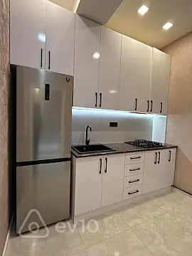 Kirayə verilir 2 otaqlı yeni tikili 70 m²