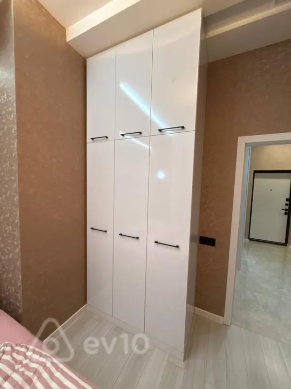 Kirayə verilir 2 otaqlı yeni tikili 70 m²
