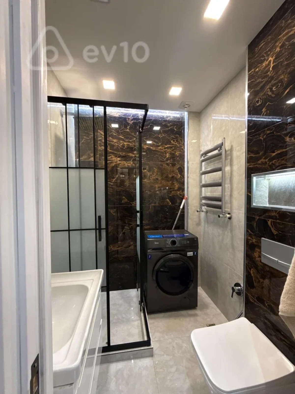 Kirayə verilir 2 otaqlı yeni tikili 70 m²