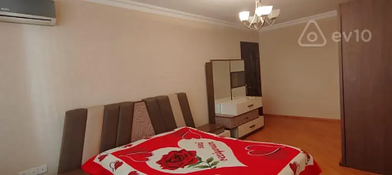 Kirayə verilir 3 otaqlı yeni tikili 135 m²